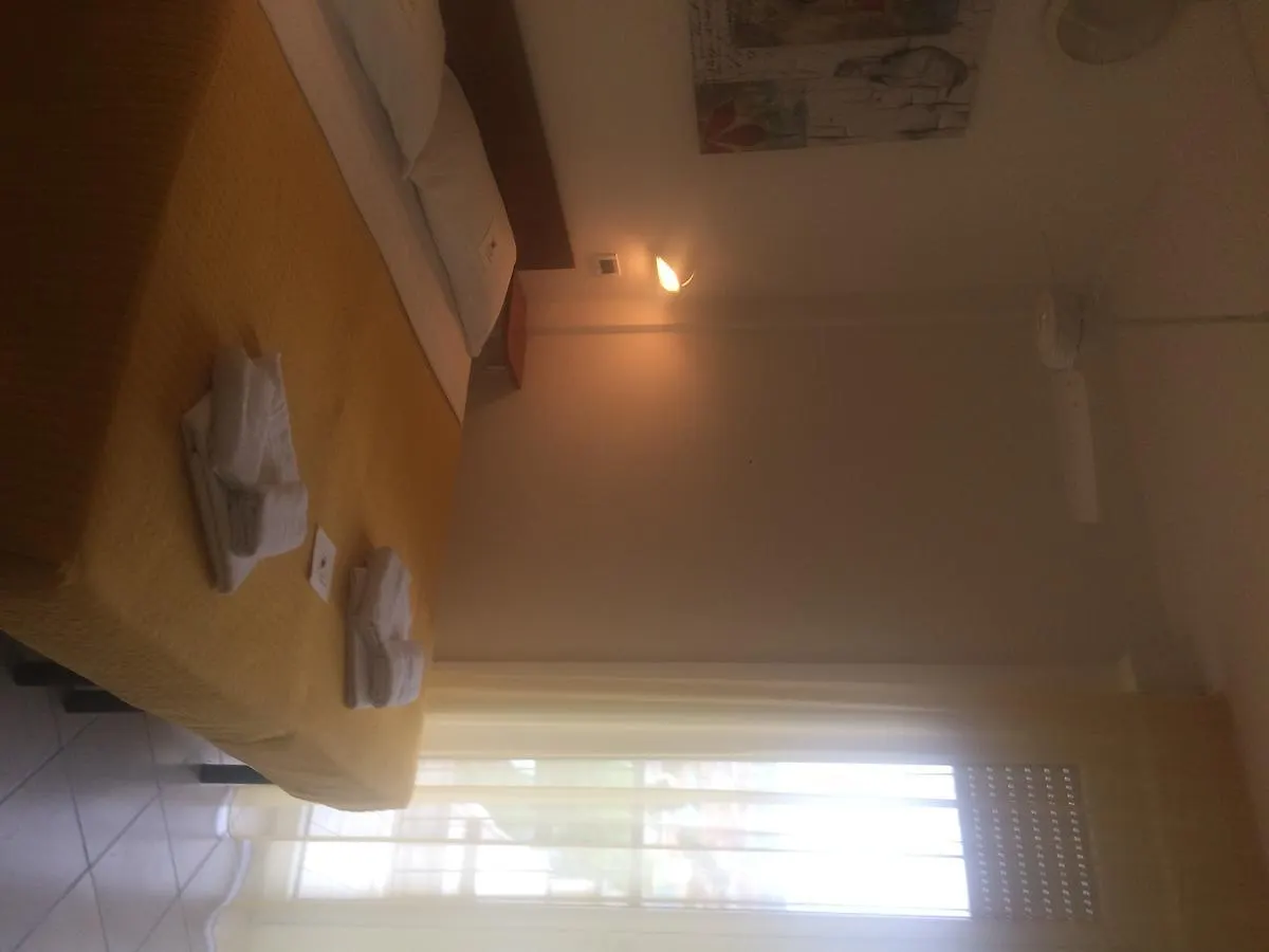 Hotel John Rimini 3*,
